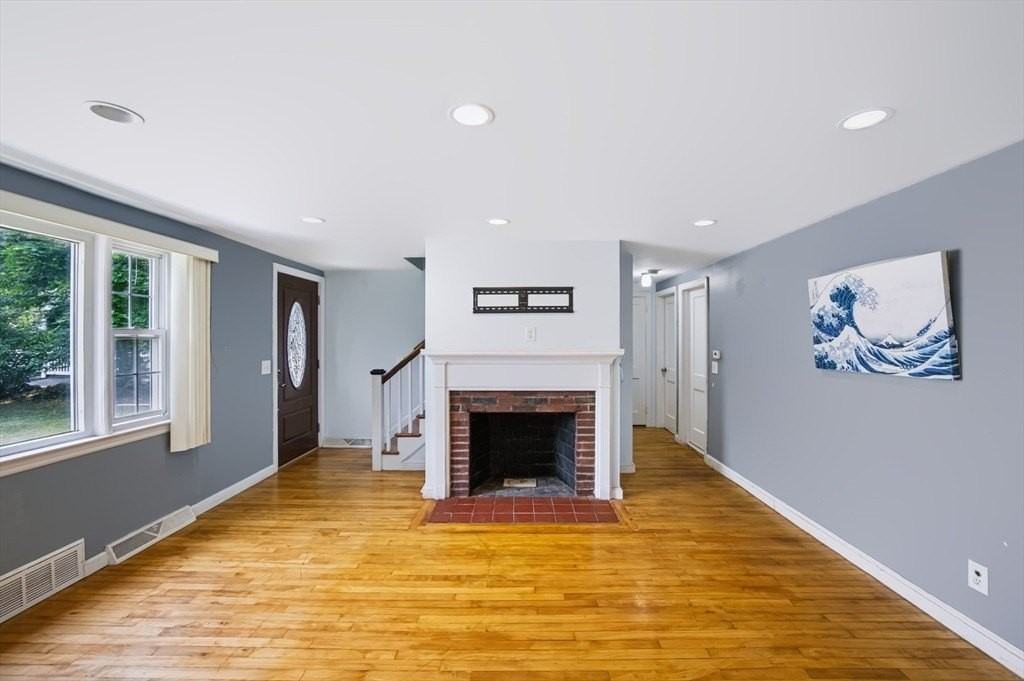 52 Common St #52 - Photo 5 of 26