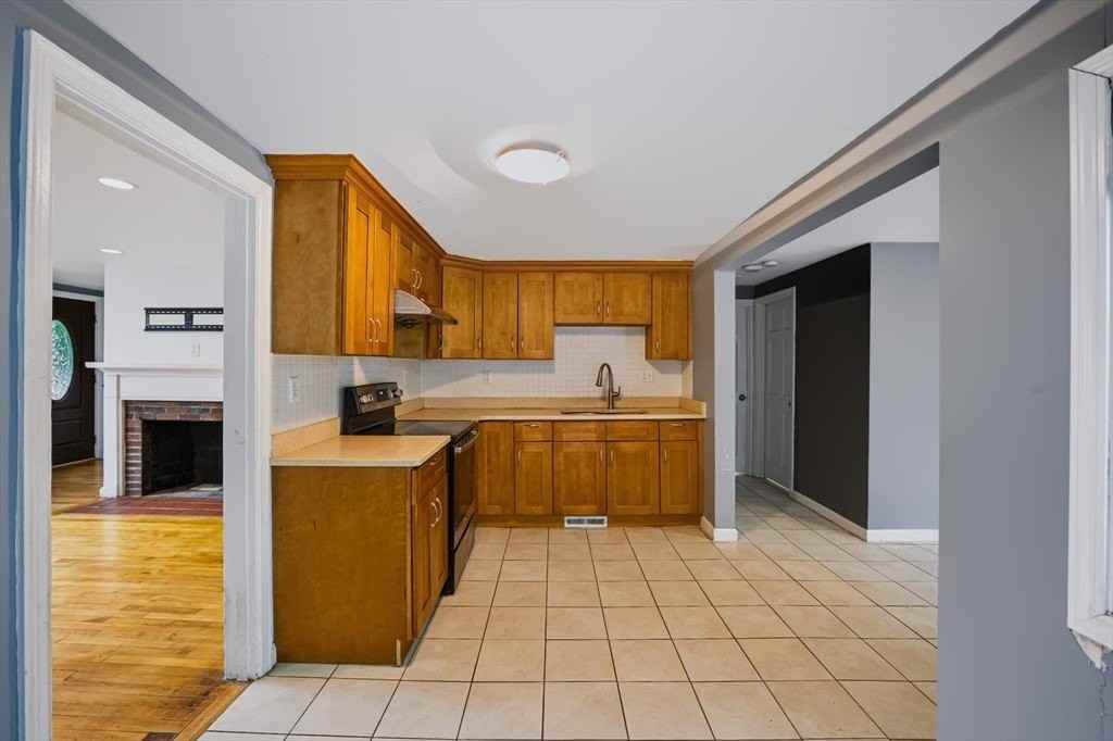52 Common St #52 - Photo 7 of 26