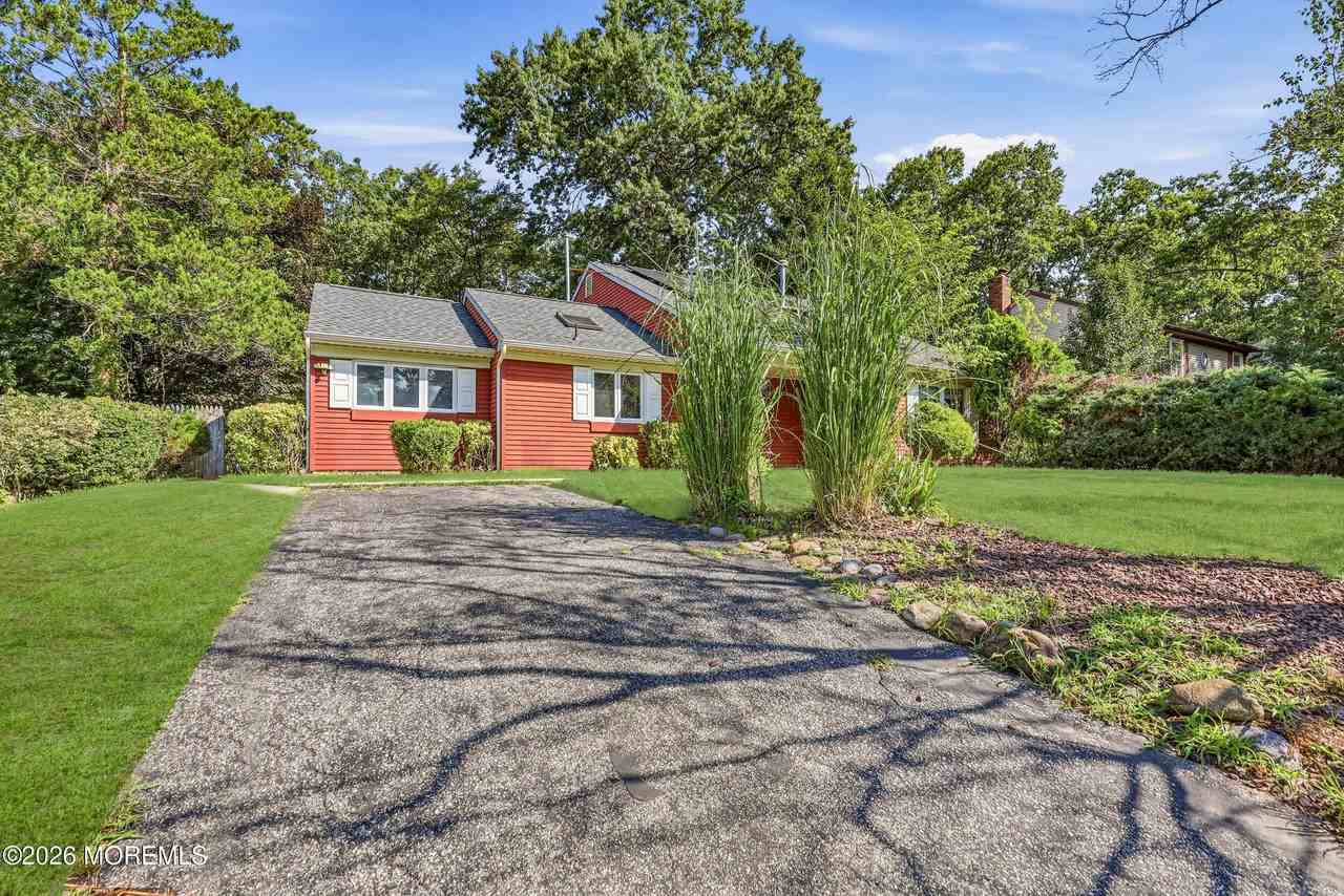 2349 Holly Hill Rd - Photo 2 of 14