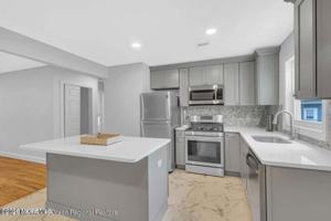 featured image of 1145 Roe Ave