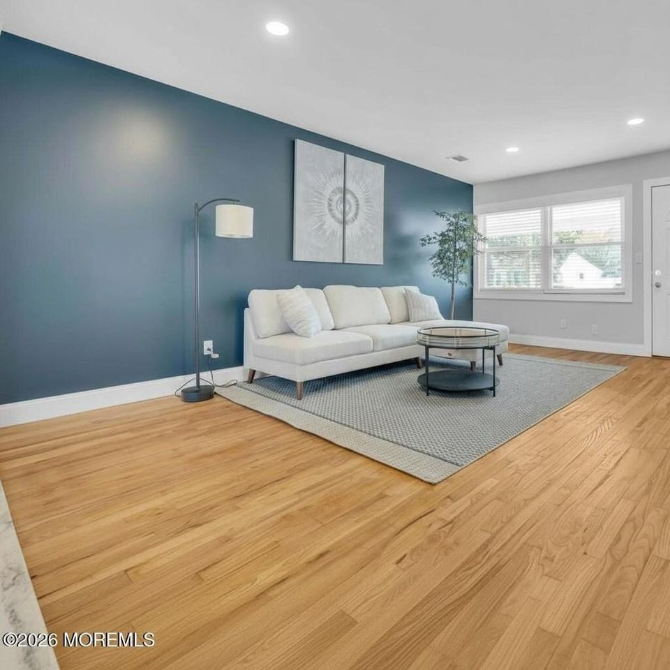 1145 Roe Ave - Photo 3 of 10