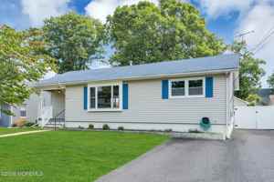 featured image of 785 Garfield Ave