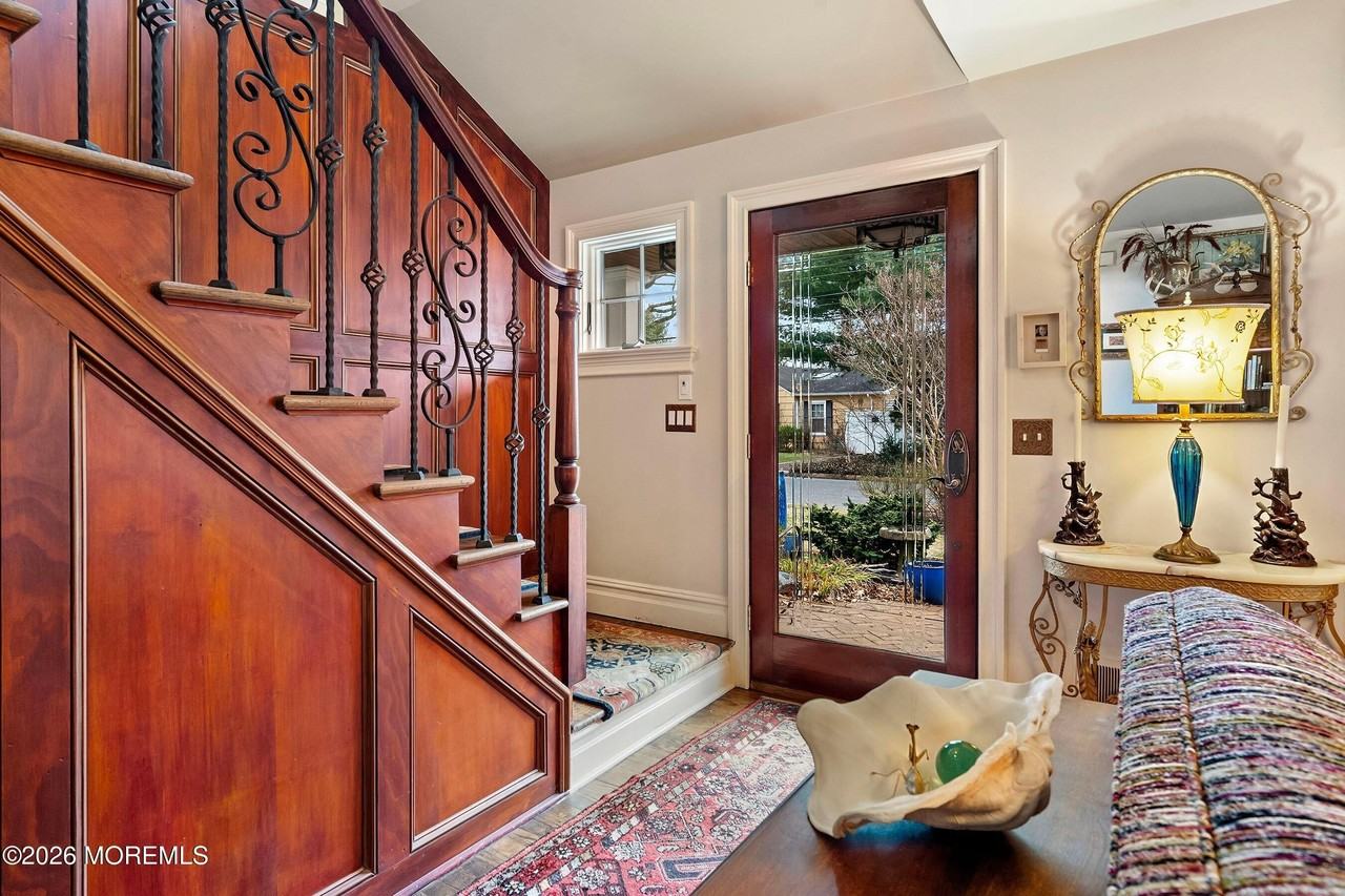 71 Oak Pl - Photo 3 of 28