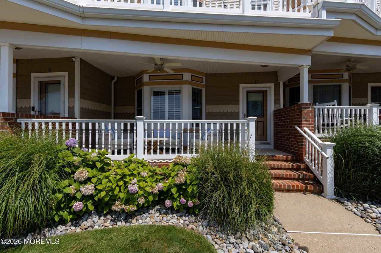 29 Pavilion Ave #29 - Photo 5 of 42