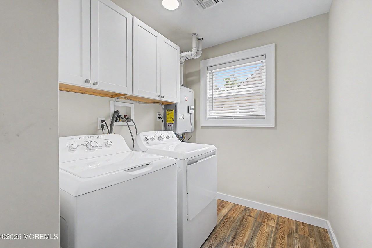 152 Center Ave - Photo 4 of 15