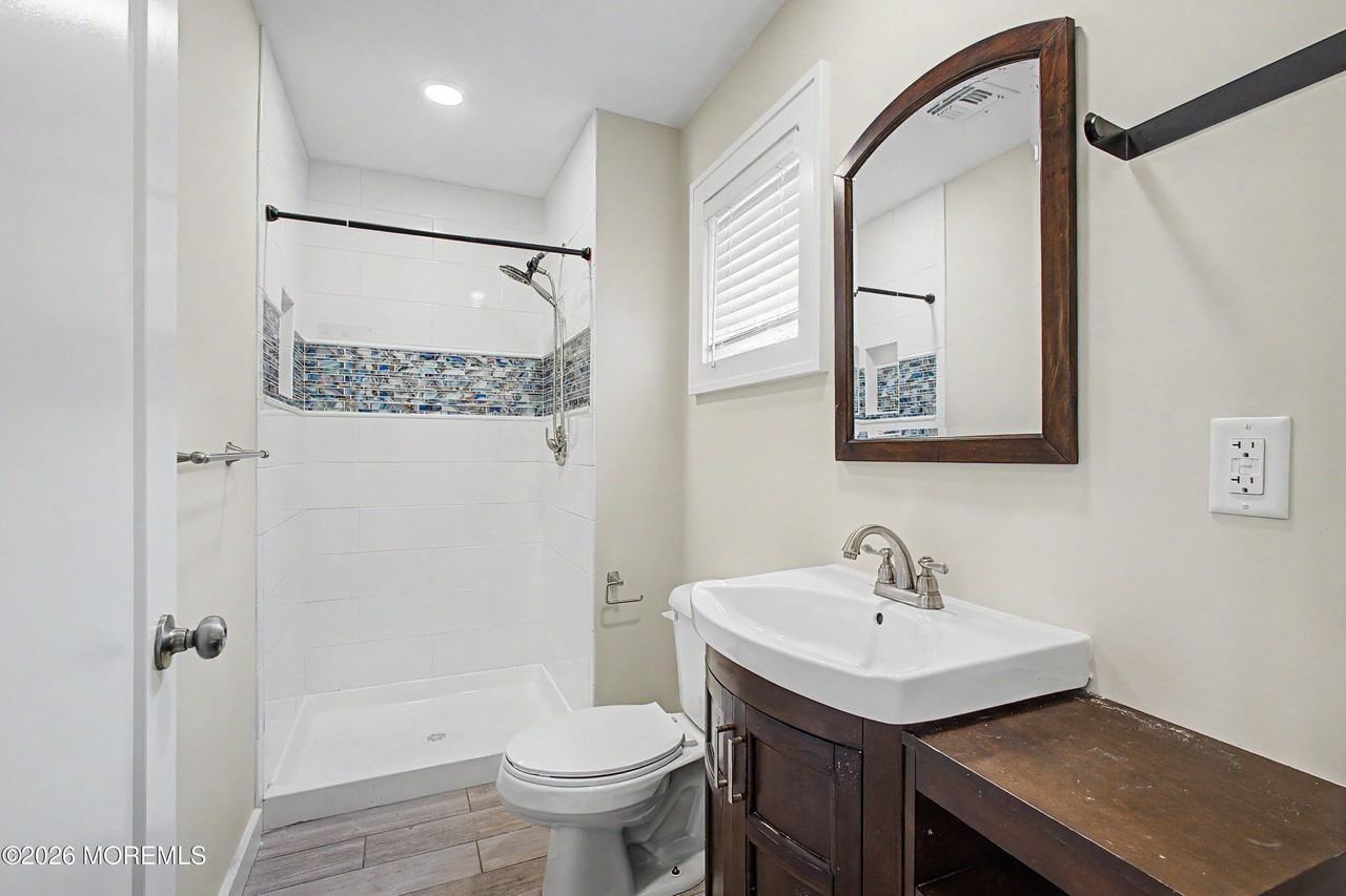152 Center Ave - Photo 5 of 15