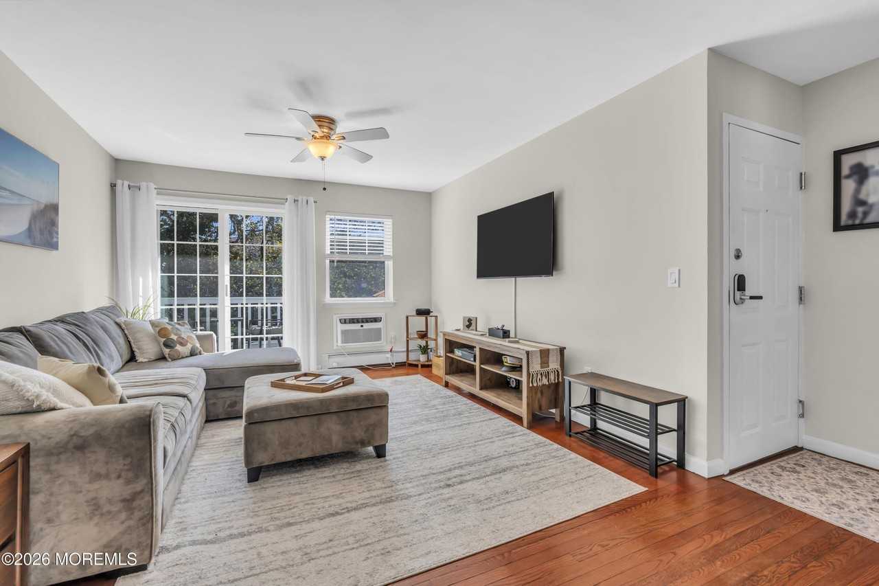 305 4th Ave #202 - Photo 7 of 25