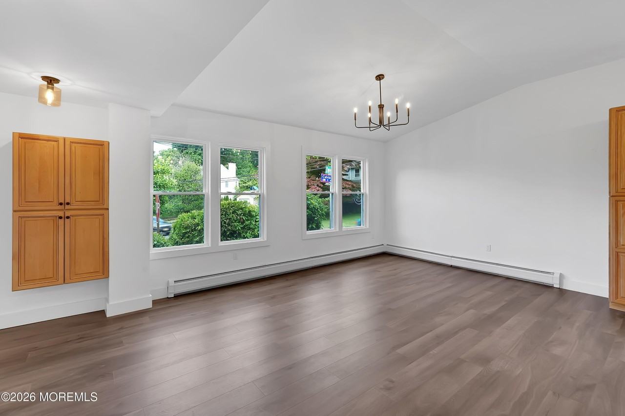 383 Navesink Ave - Photo 5 of 34