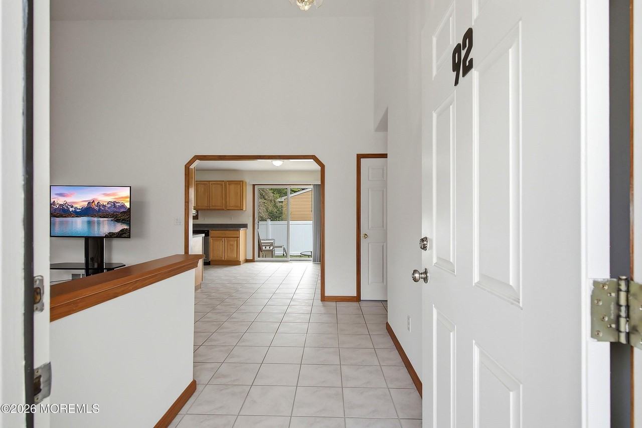 92 Birch St - Photo 4 of 24