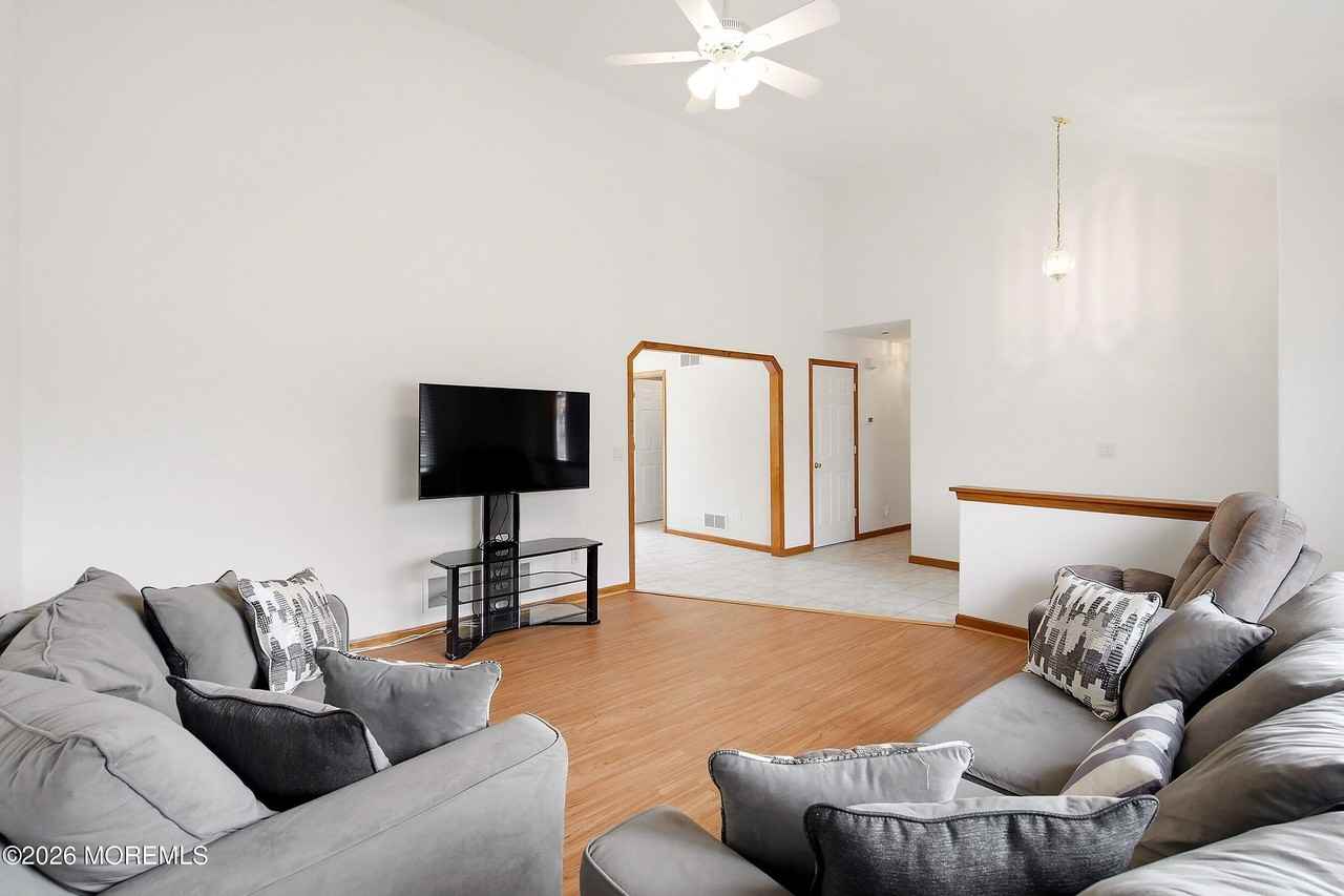 92 Birch St - Photo 7 of 24