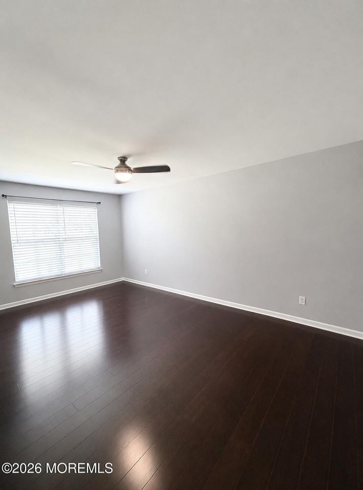 704 Wellington Pl - Photo 7 of 12