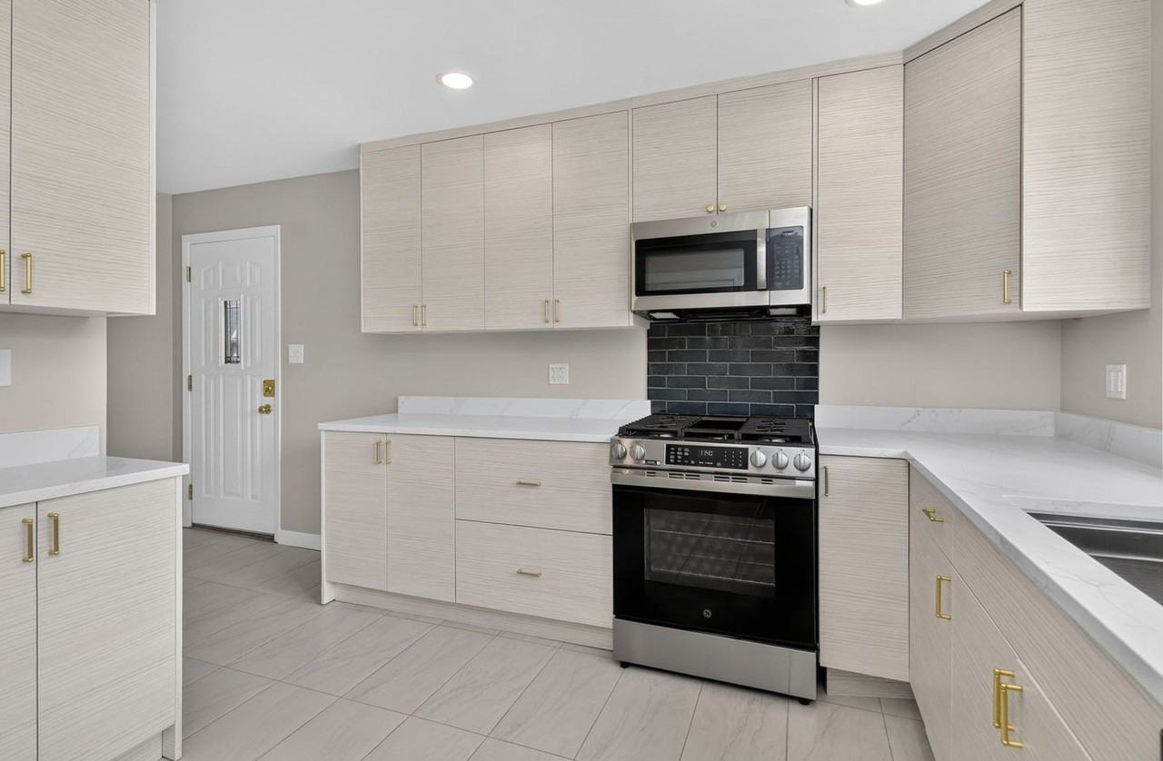 112 S Iowa Ave - Photo 5 of 19