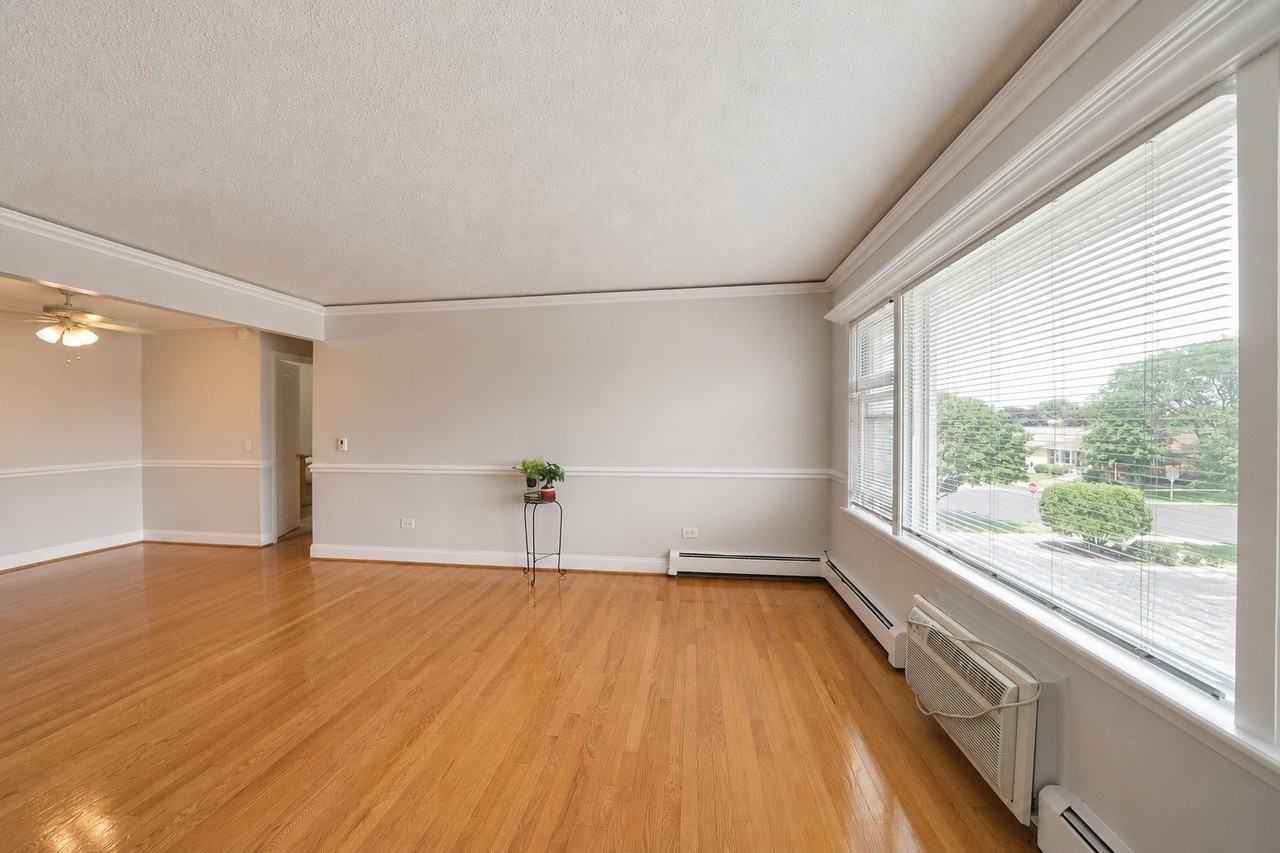 4940 N Leonard Dr #3B - Photo 3 of 32