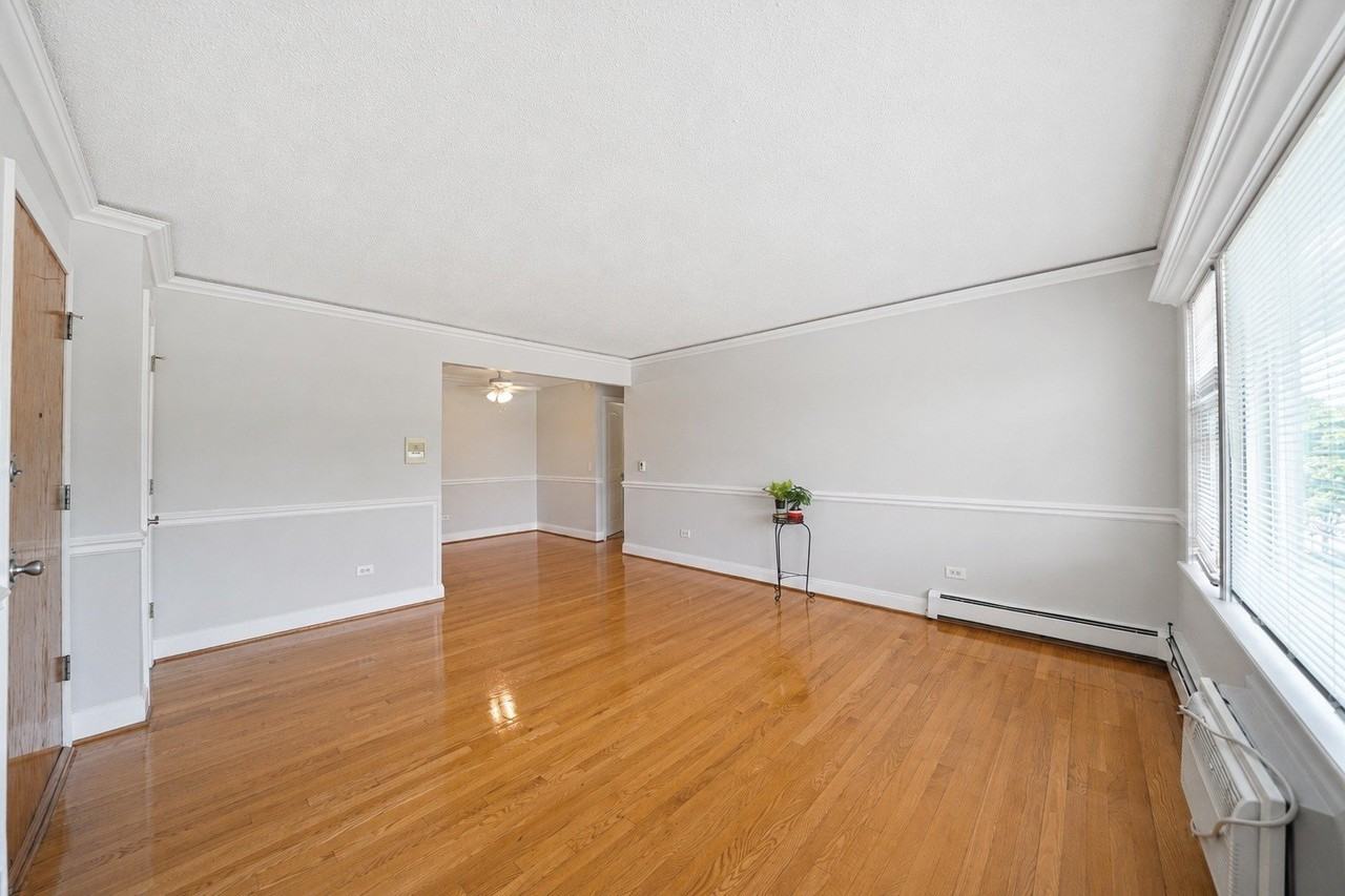 4940 N Leonard Dr #3B - Photo 5 of 32