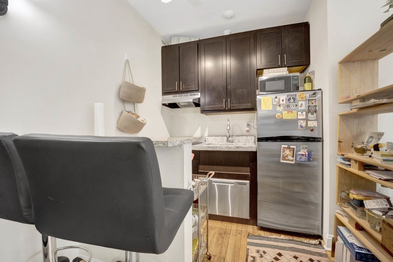 2959 N Damen Ave #1G - Photo 6 of 8