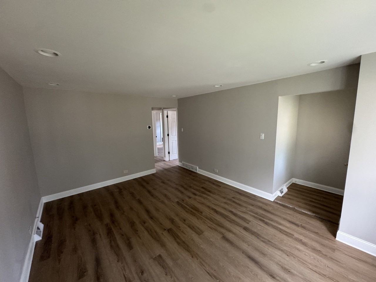14514 Minerva Ave - Photo 3 of 5