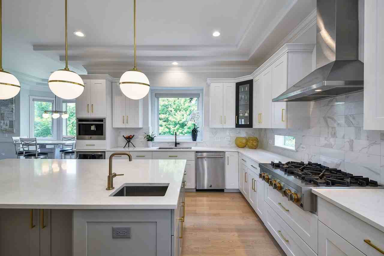 2447 Sharon Ct - Photo 4 of 36