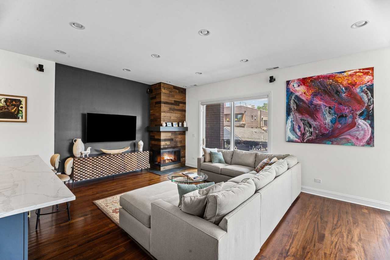 831 N Paulina St #2E - Photo 4 of 29