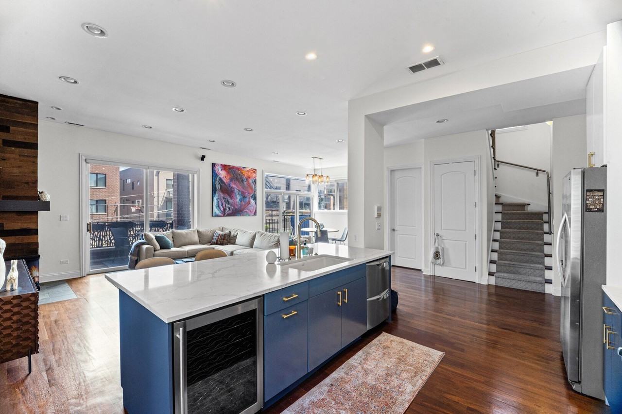 831 N Paulina St #2E - Photo 6 of 29