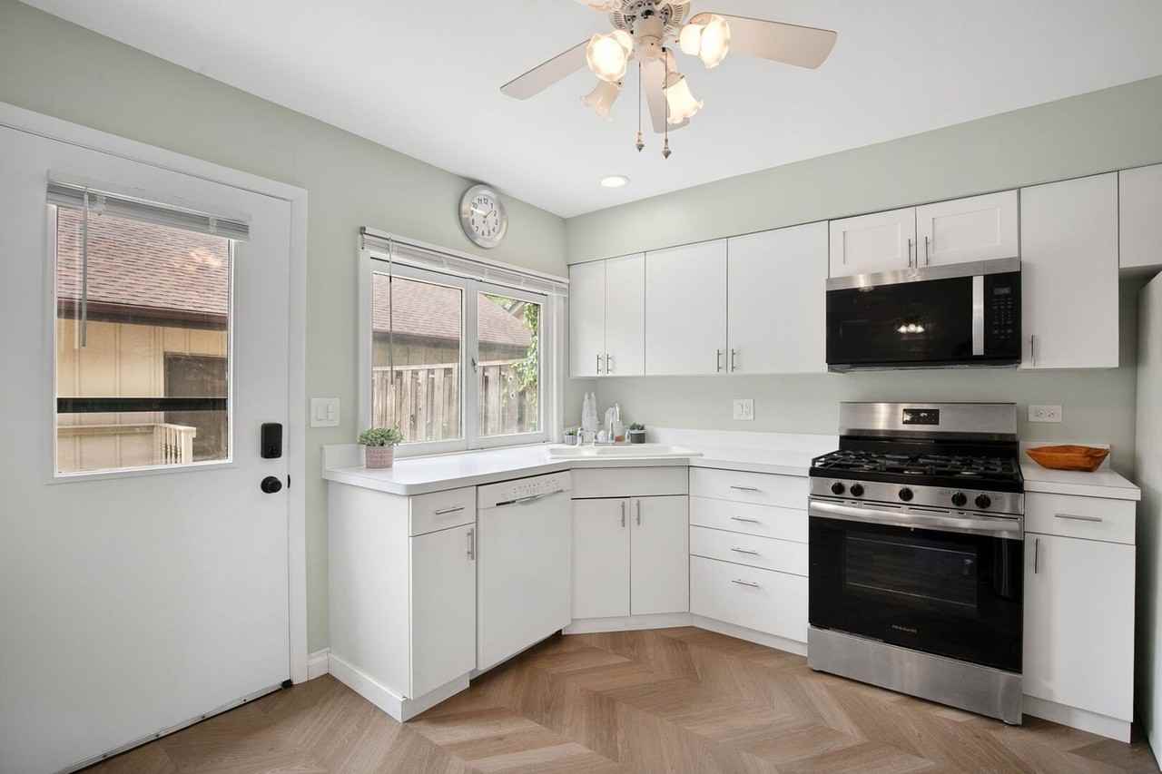 21 Kyle Ct - Photo 7 of 42