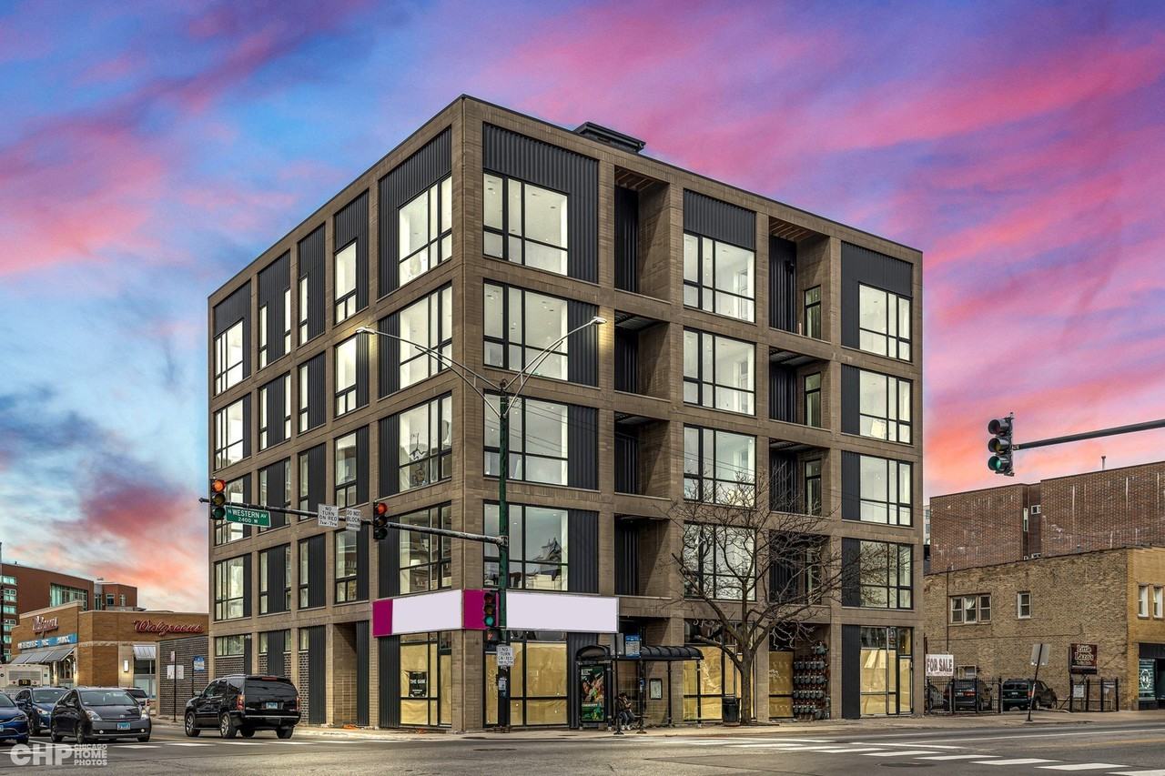 2406 W Armitage Ave #303