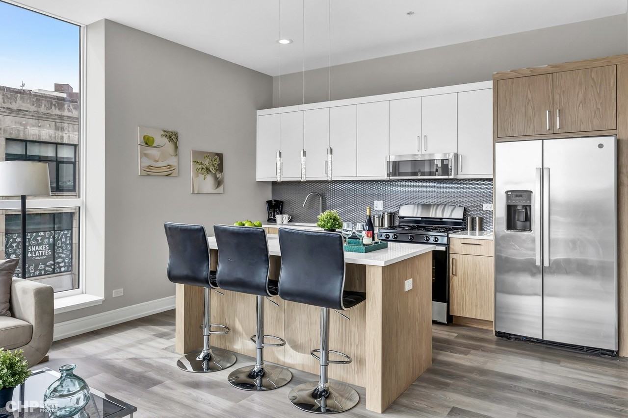2406 W Armitage Ave #303 - Photo 7 of 24