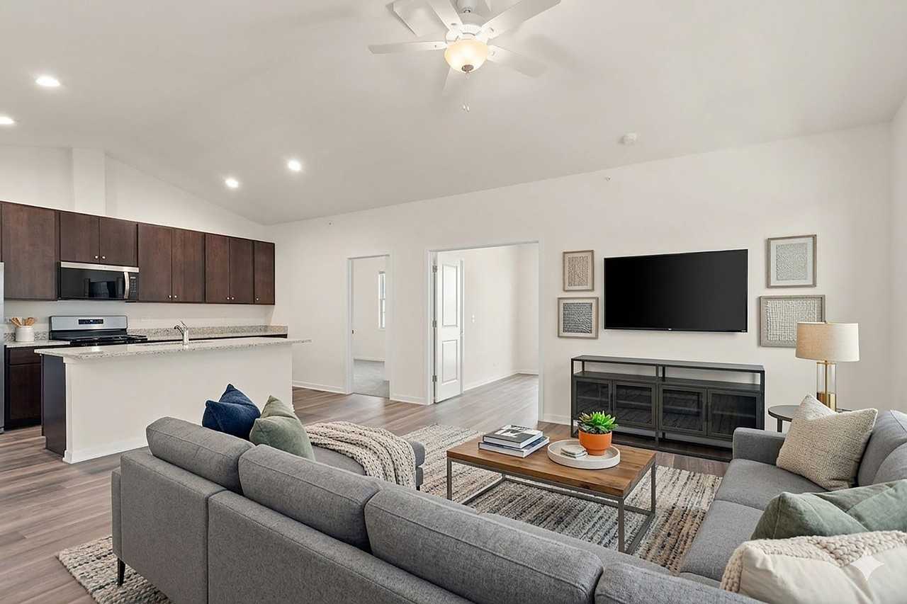 88 Olympus Dr - Photo 5 of 47