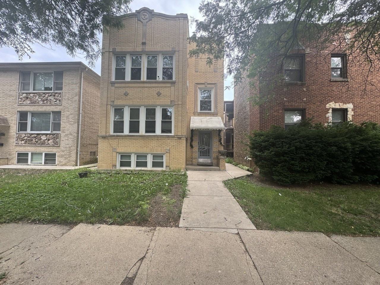 5405 N Sawyer Ave #1