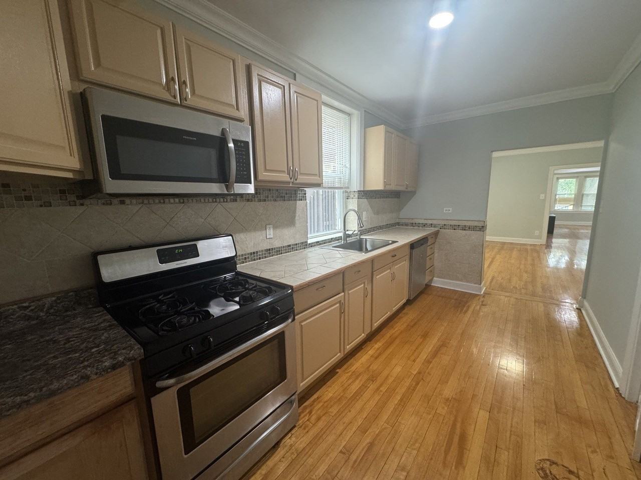 5405 N Sawyer Ave #1 - Photo 6 of 12
