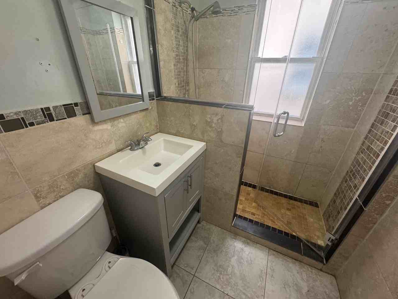 5405 N Sawyer Ave #1 - Photo 7 of 12