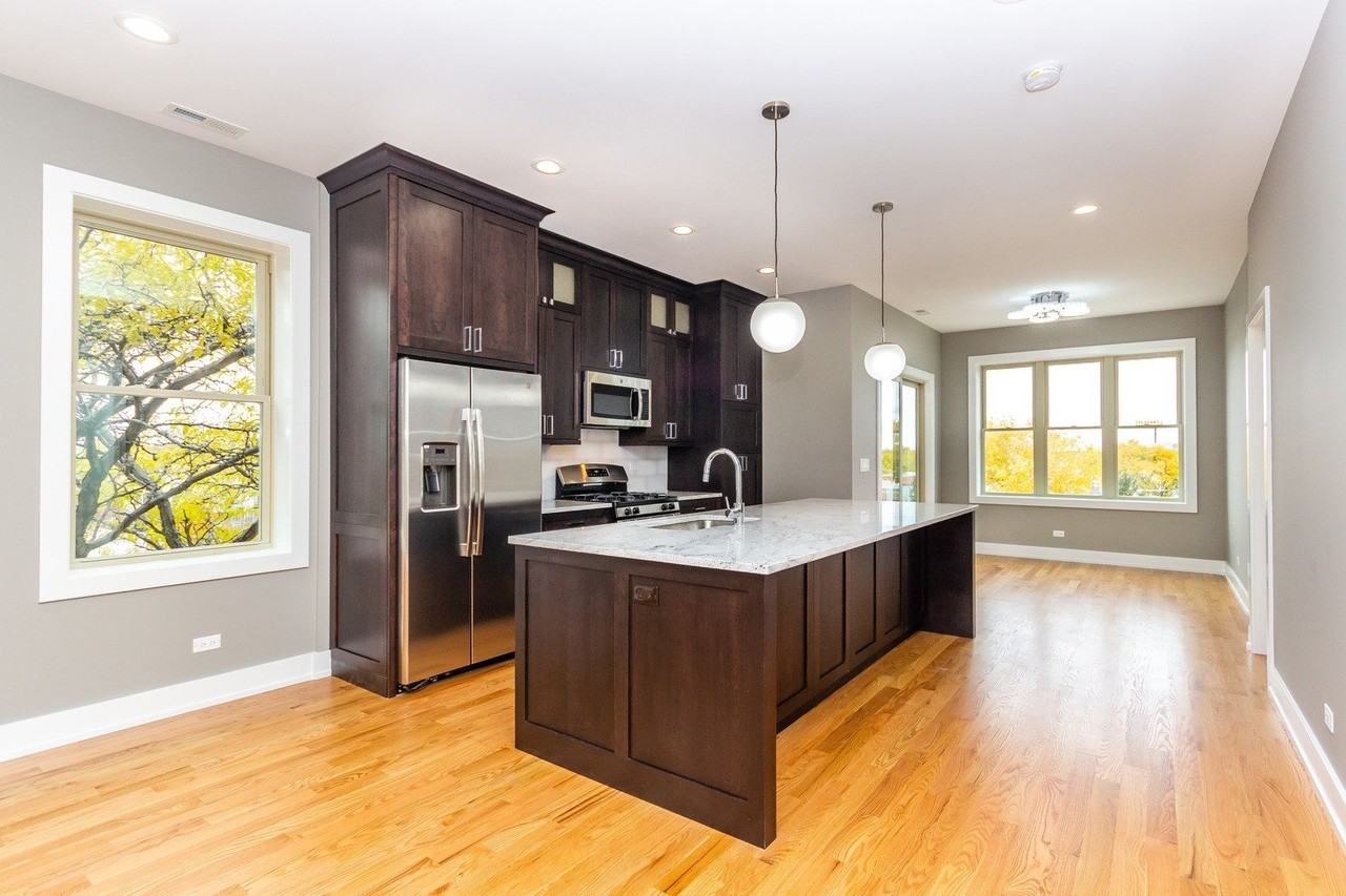 3459 W Belmont Ave #4 - Photo 4 of 18