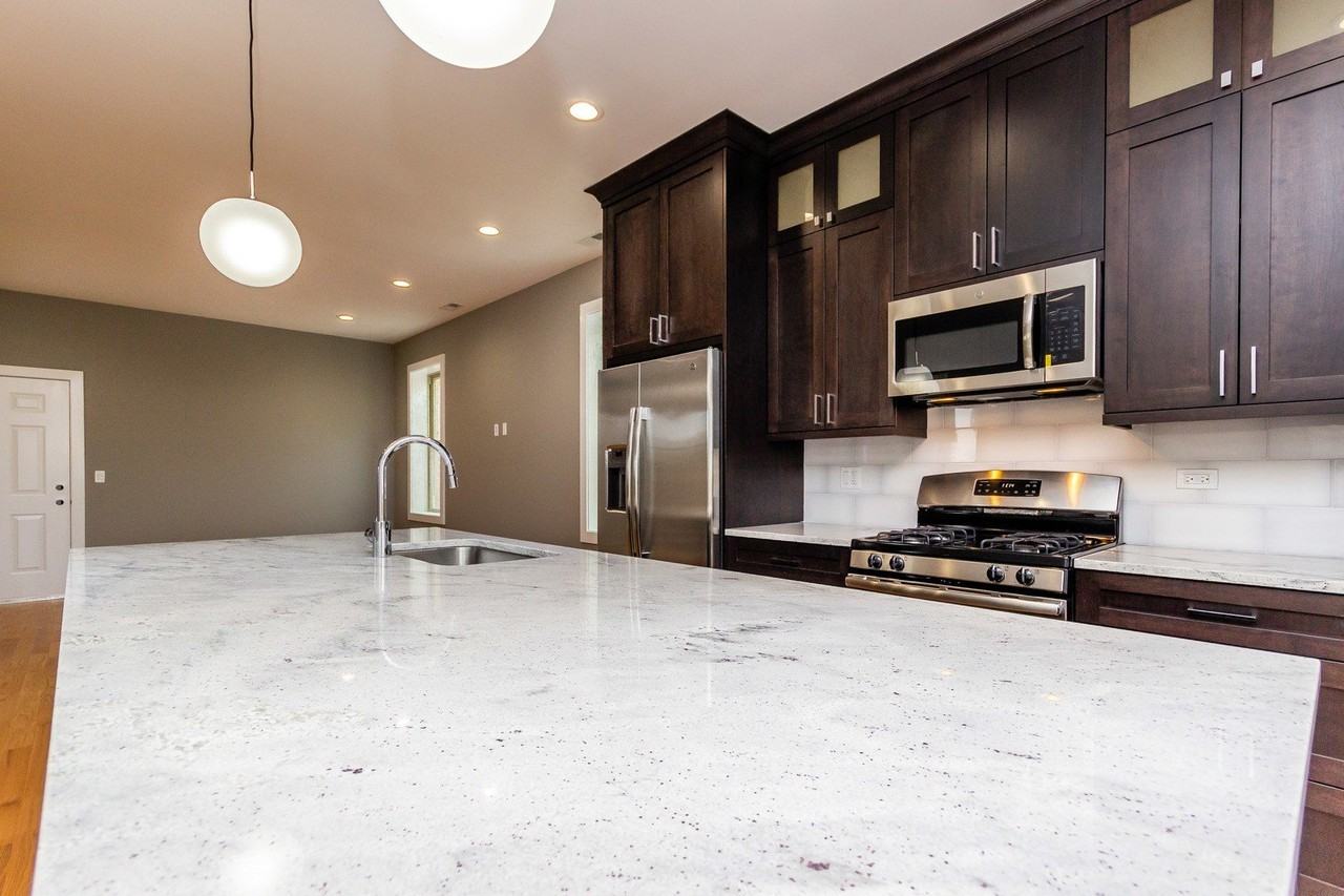 3459 W Belmont Ave #4 - Photo 5 of 18