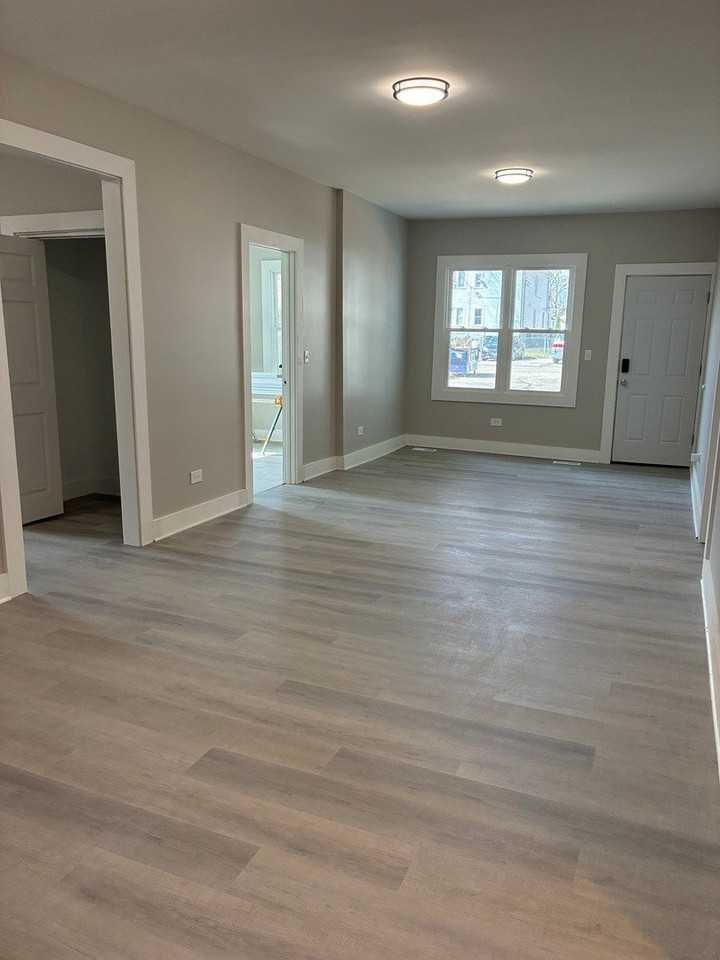 1542 Victoria Ave #2 - Photo 2 of 21