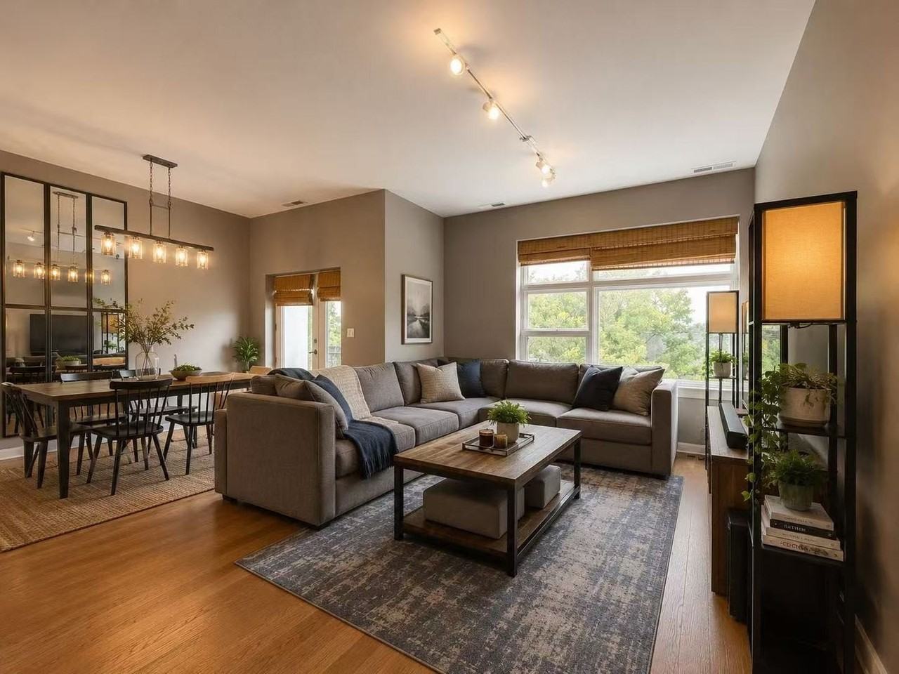 3741 N Wolcott Ave #12 - Photo 3 of 14