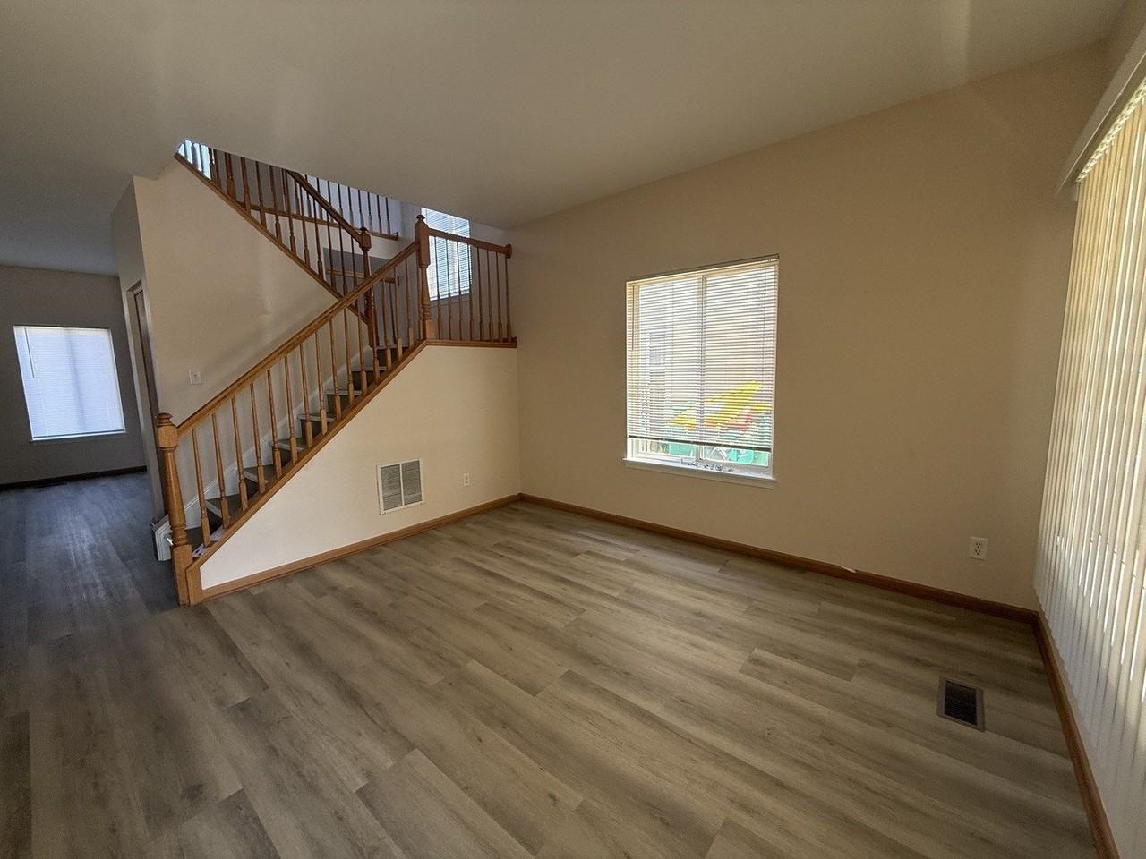 757 Bayles Dr - Photo 3 of 27