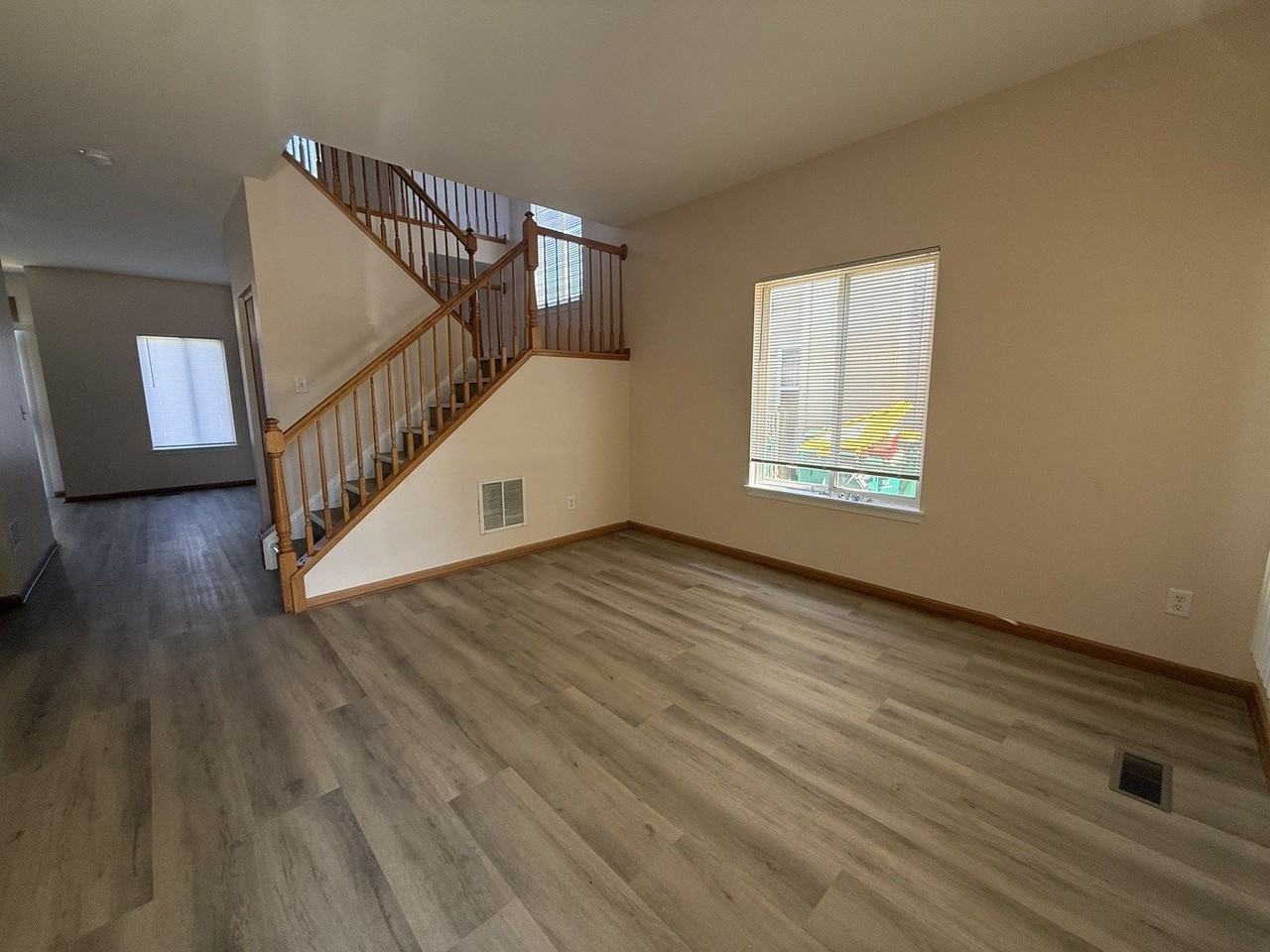 757 Bayles Dr - Photo 4 of 27