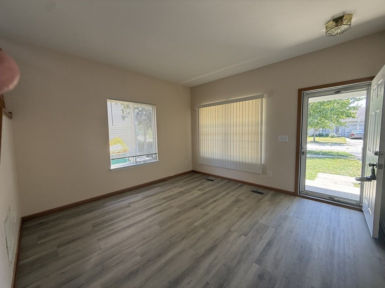 757 Bayles Dr - Photo 5 of 27