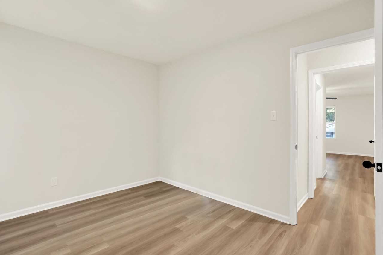 457 Fernhill Cv #1 - Photo 3 of 10