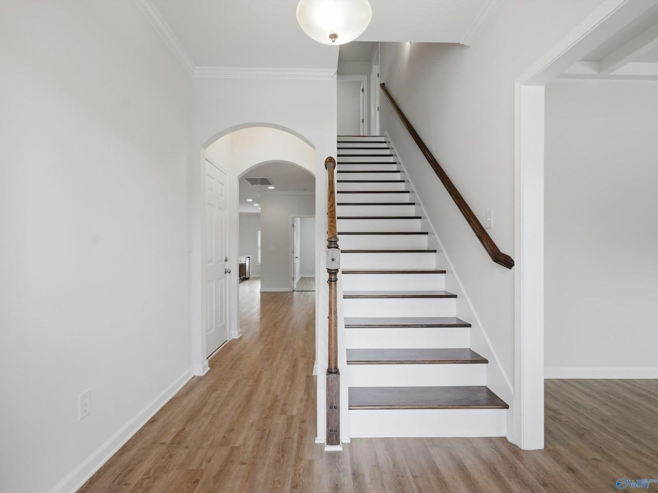 122 Kretzer Ct - Photo 2 of 34