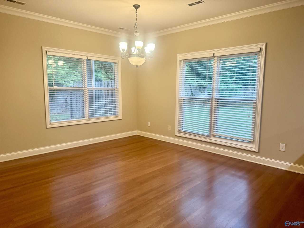 210 Treetop Dr Se - Photo 3 of 22