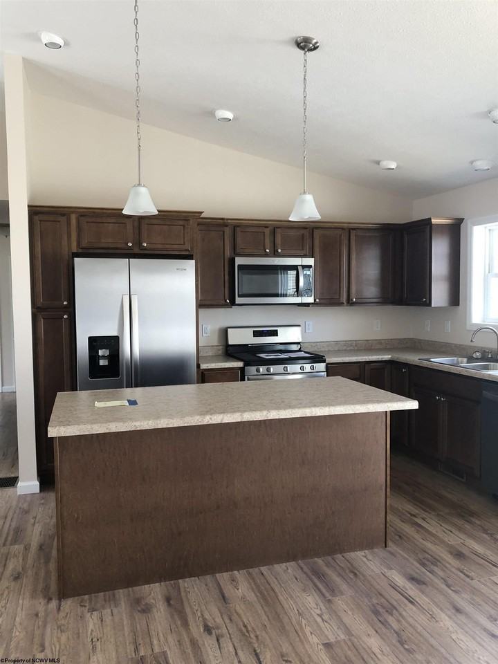 40 Summers Ridge Rd - Photo 2 of 15