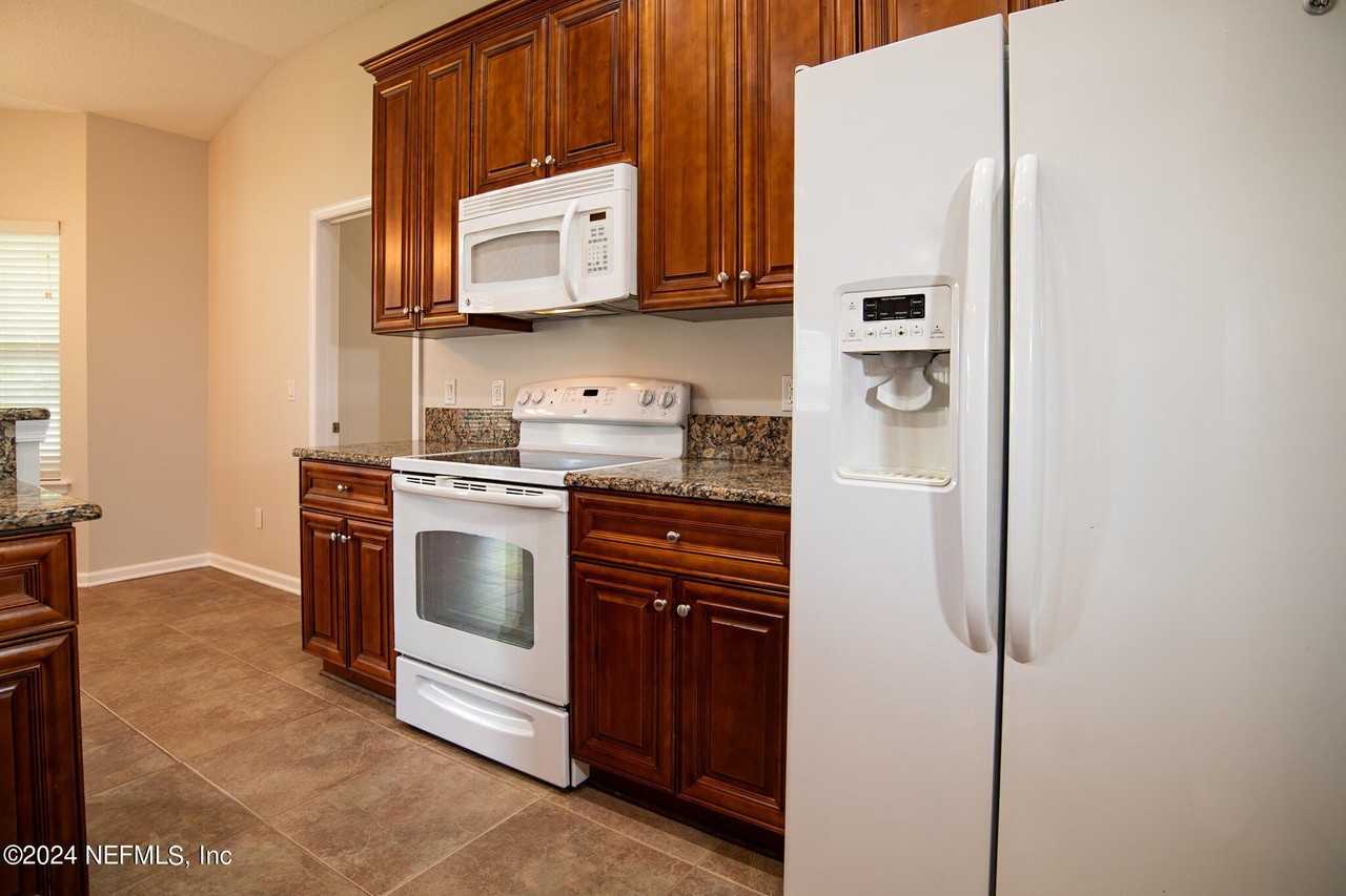 5285 Truman Pacetti Rd - Photo 3 of 31