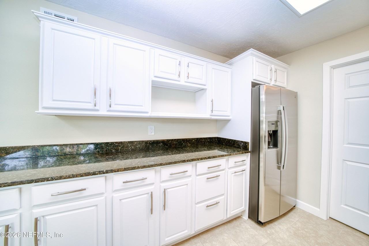 2517 Palm Ave - Photo 7 of 43