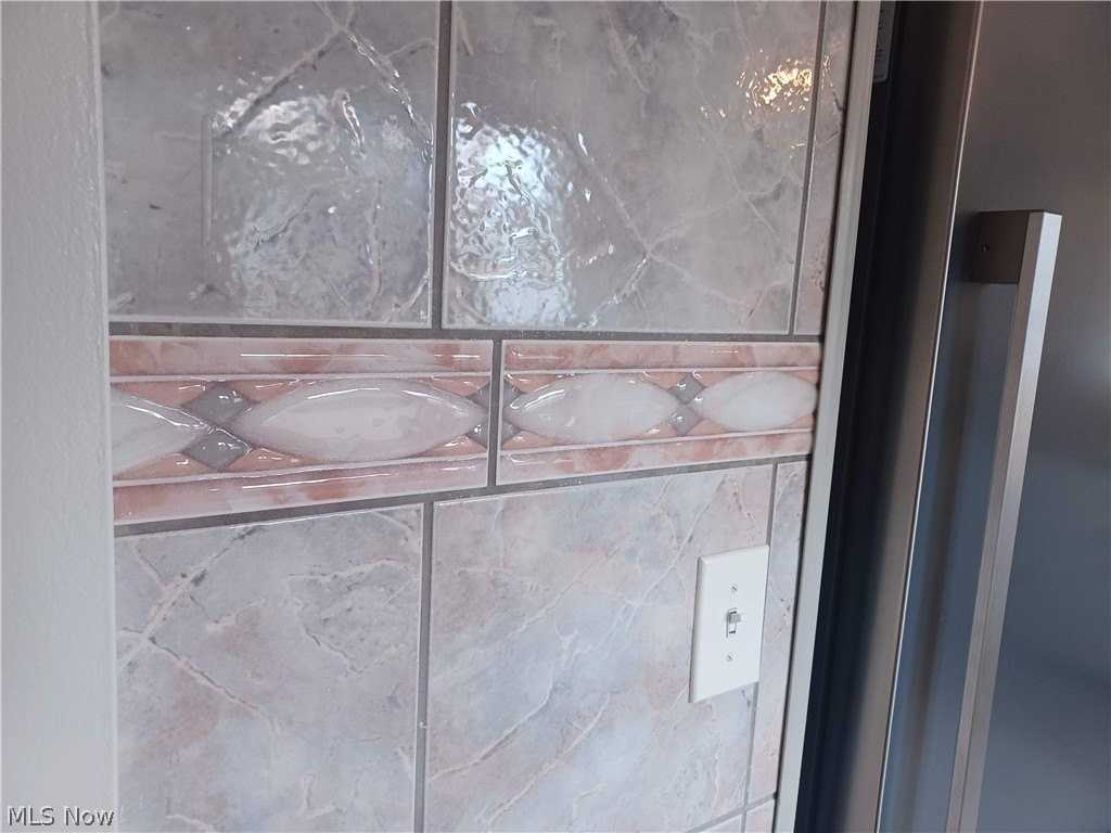 551 Moherman Ave - Photo 7 of 41