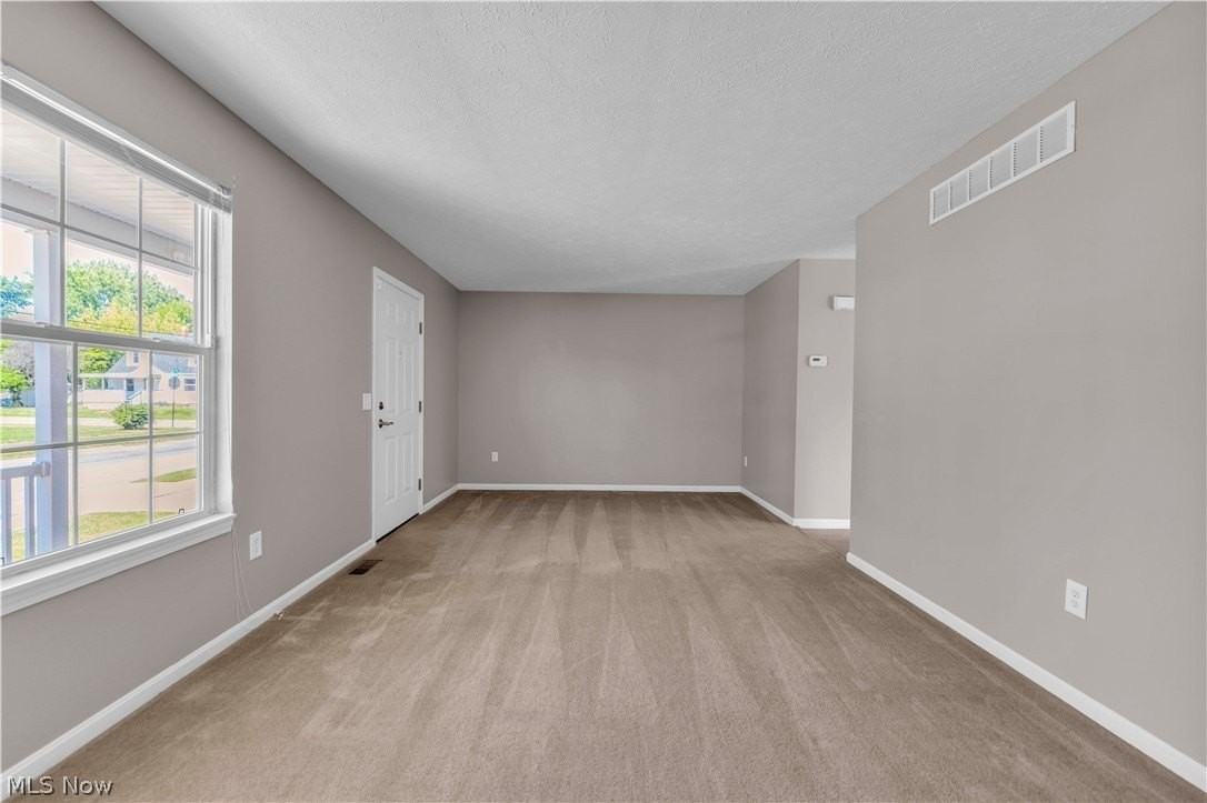 1505 W 19th St - Photo 4 of 23