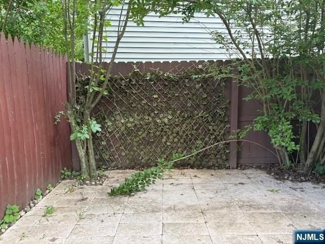 166 Rochelle Ave #2 - Photo 7 of 12