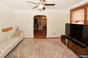 featured image of 1611 82nd St