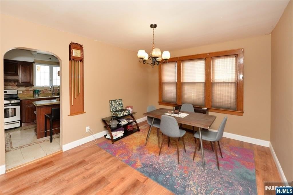1611 82nd St - Photo 5 of 19