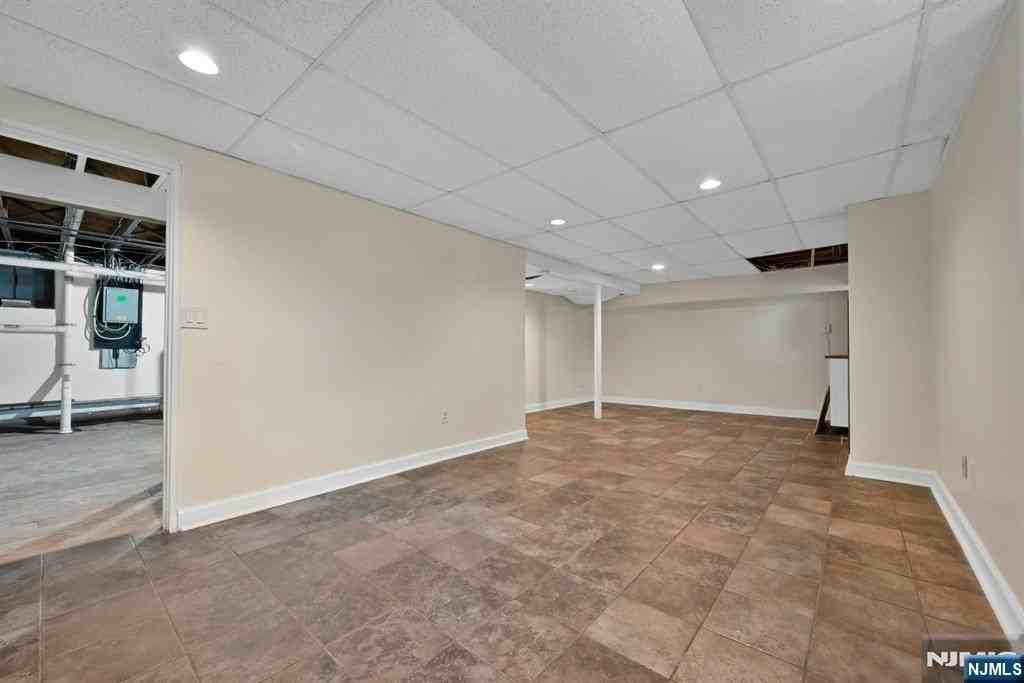 40 W Clinton Ave - Photo 2 of 28