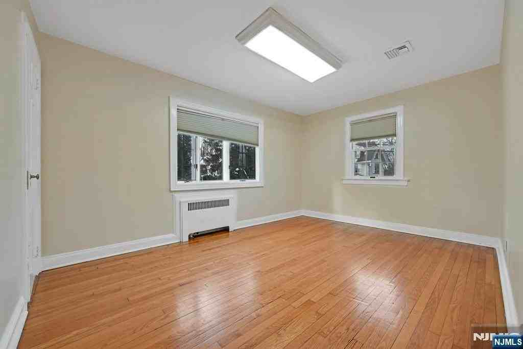 40 W Clinton Ave - Photo 3 of 28